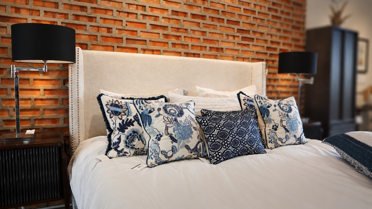Janine showroom lounge display
